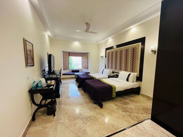 Twin Room, Lake View