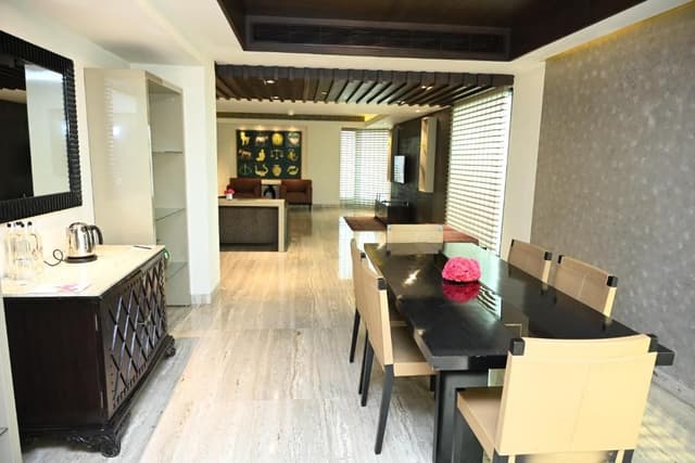 Luxury Suite