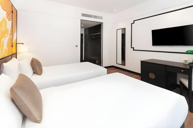 Deluxe Room (Double or Twin)