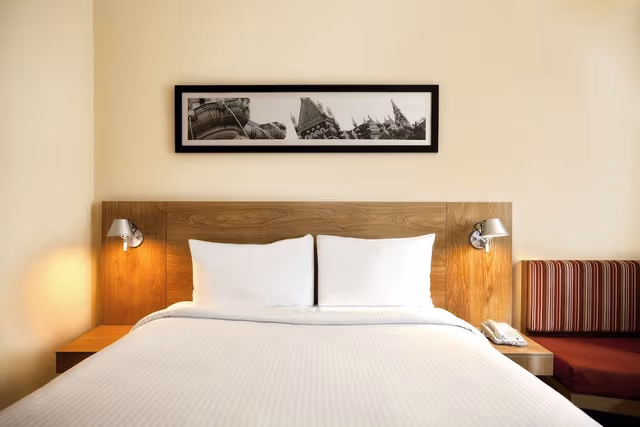 Standard Room, 1 Queen Bed