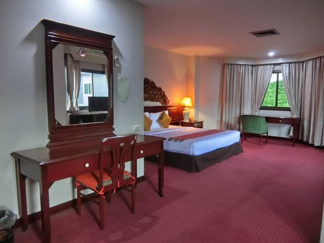 Deluxe King Room