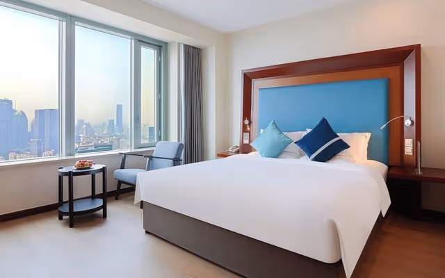 Superior King Room-Huangpu River View,Executive Floor