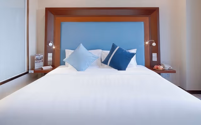Standard Room, 1 King Bed