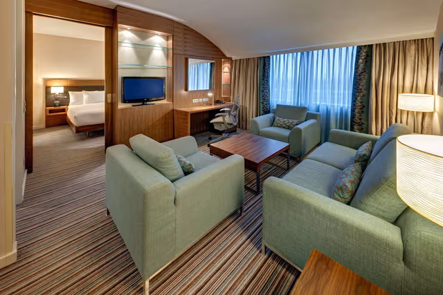 KING JUNIOR SUITE