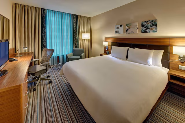 KING JUNIOR SUITE