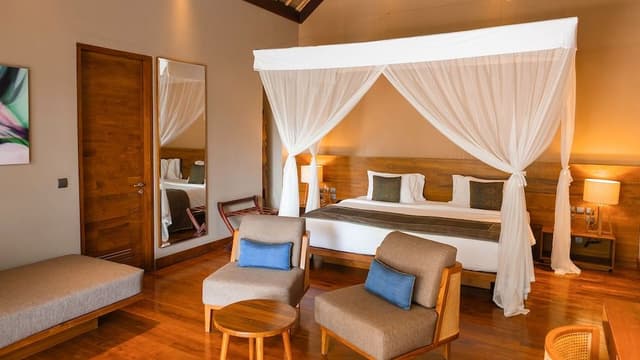 Riverview Pool Suite