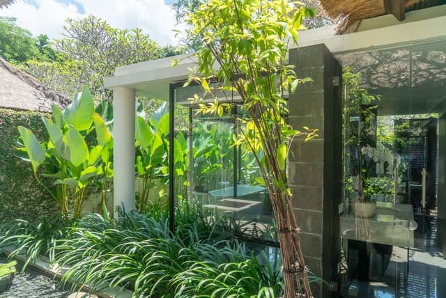 One-Bedroom Luxury Pool Villa with Free Airport Transfer