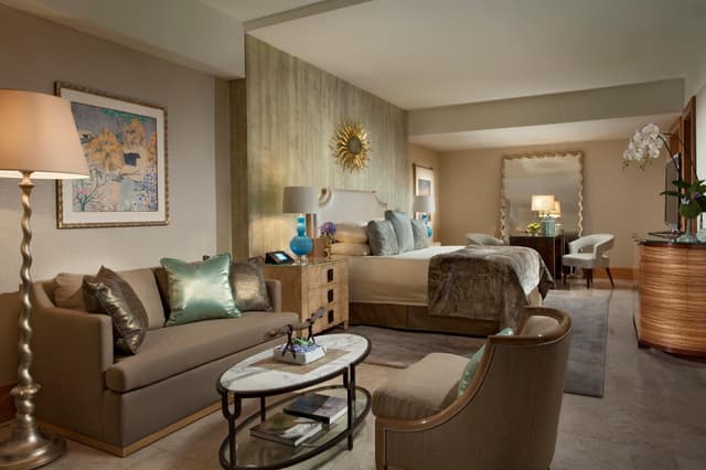 Royal Ocean Court View Suite