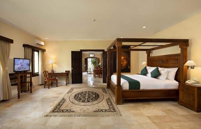 One Bedroom Jungle Suite