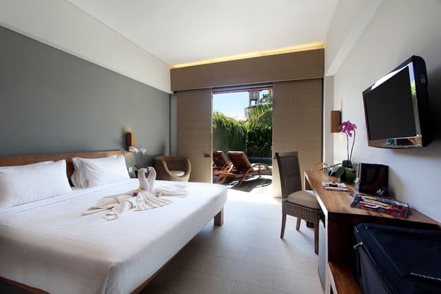 Cabana With Plunge Pool