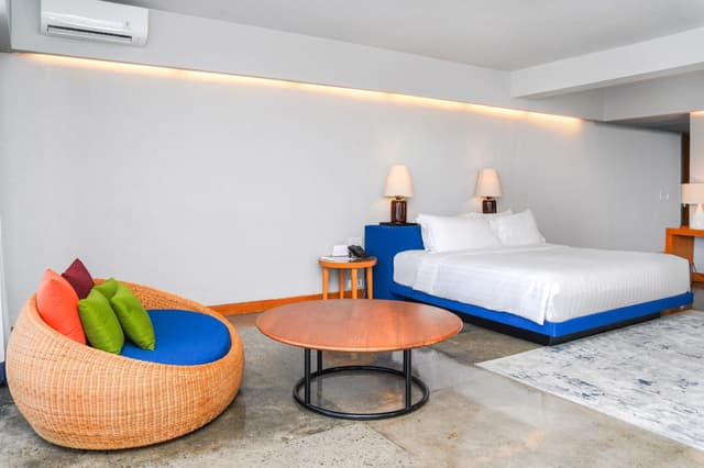 Corner Suite
