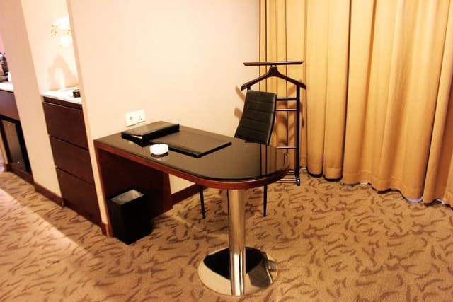 ASTON Suite