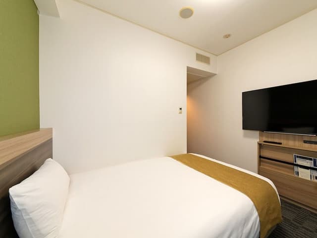 Single Room, Smoking