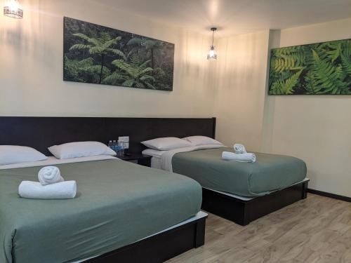 Hillview Inn3