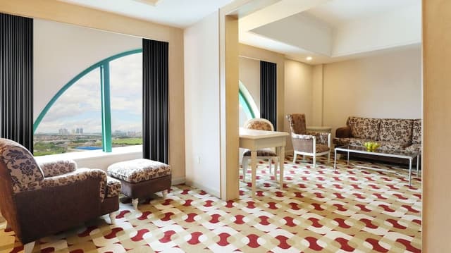Suite City View