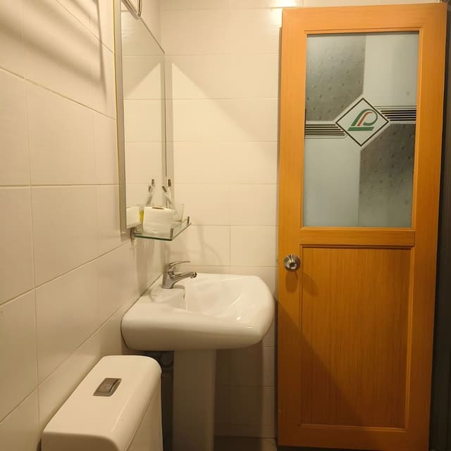 Deluxe Twin Room (Without Window)