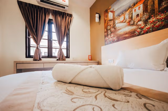Business Suite with Private Bathroom
