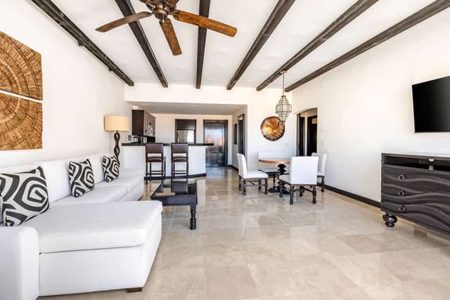2 BEDROOM 1 KING 1 QN POOL VW SUITE BALCONY