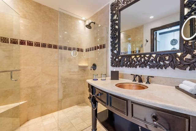 2 BEDROOM 1 KING 1 QN POOL VW SUITE BALCONY