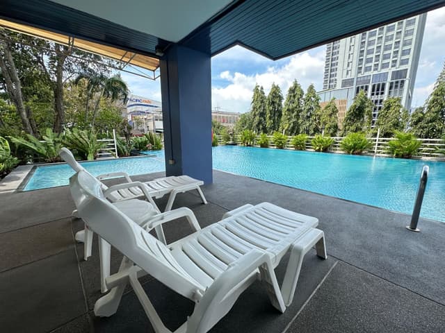 Superior One- Bedroom Apartment