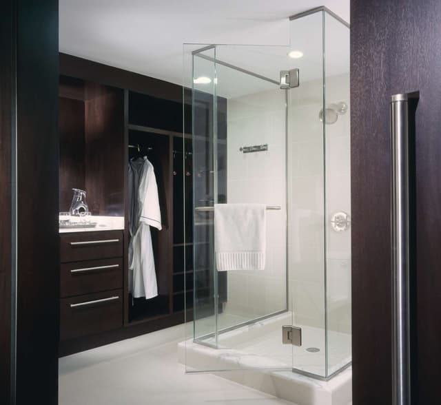 DELUXE ROOM-LARGE BATHROOM-2 QUEEN BEDS