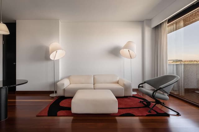 FAMILY CONNECTING ROOM