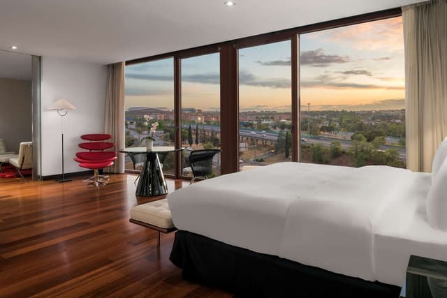 PRESIDENTIAL SUITE