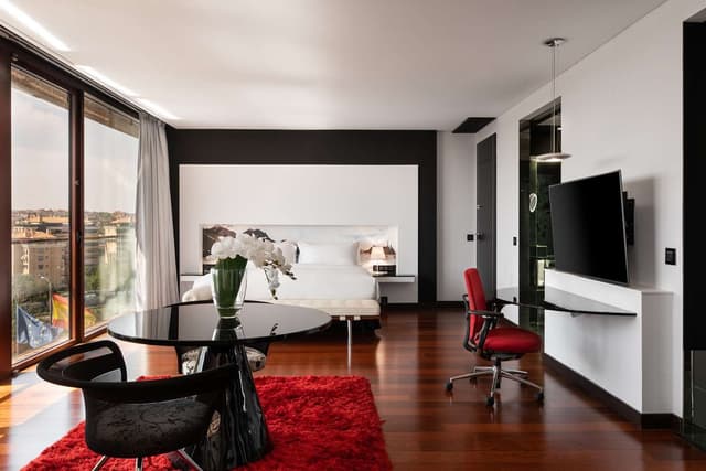 PRESIDENTIAL SUITE