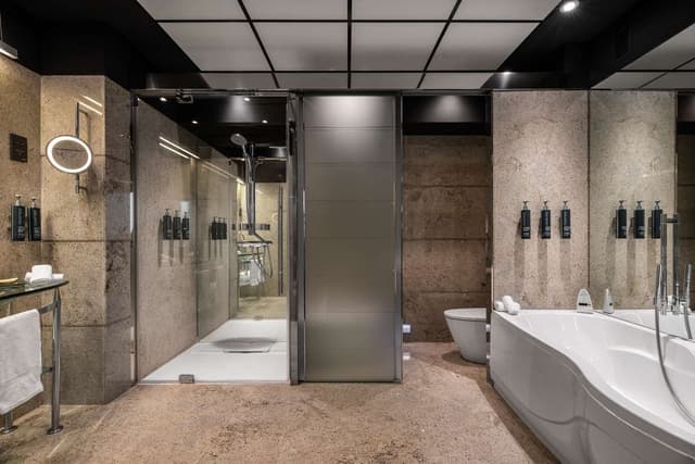KING ONE BEDROOM SUITE