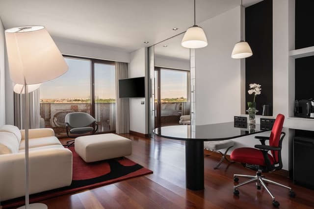 KING ONE BEDROOM SUITE
