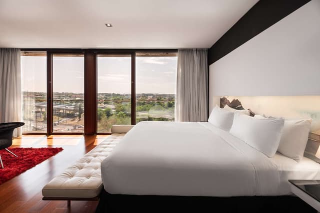 PRESIDENTIAL SUITE