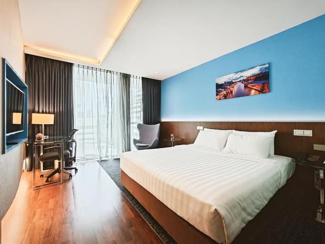 Deluxe Chill Room