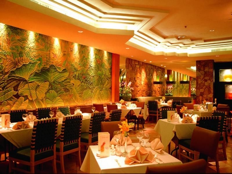 โรงแรมอินทรา รีเจนท์ (Indra Regent Hotel)4