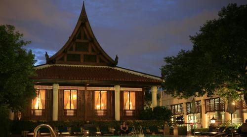 โรงแรมอินทรา รีเจนท์ (Indra Regent Hotel)3