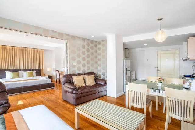 One Bedroom Suite (checkin 8am - 8pm)