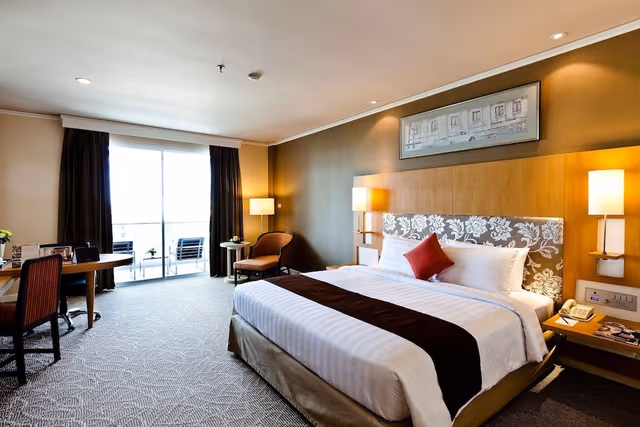 Deluxe King Room, Balcony, Pool View