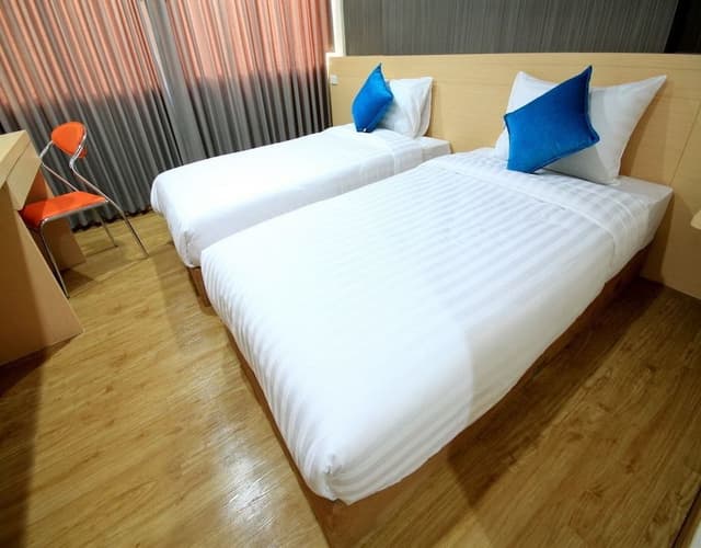 Superior Twin Room, City View