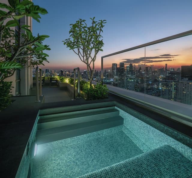 LEGENDARY SUITE, 1 King Size Bed, Club Millésime Access