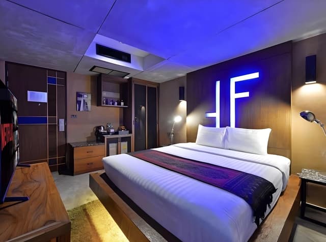 Deluxe Suite