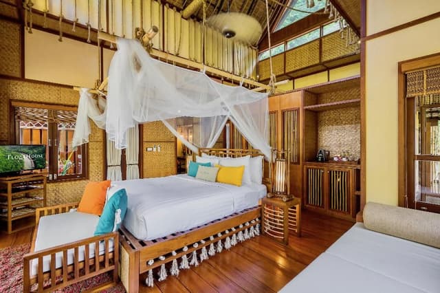 Floating Villa (includ Boat Transfer Round Trip)