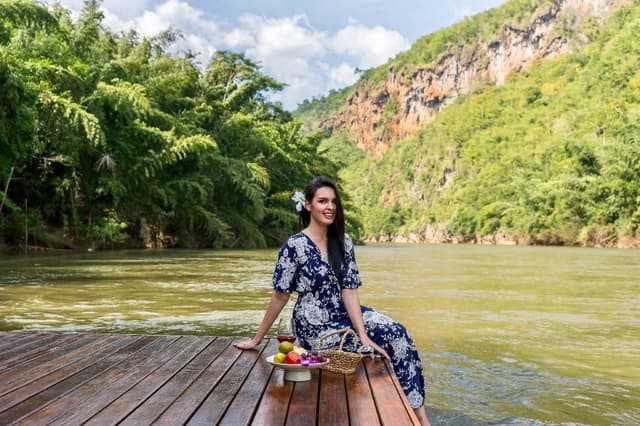 Floating Villa Include Full board (Dinner, Breakfast) (includ Boat Transfer Round Trip ), Mon Dances and a boat transfer to visit Mon Village