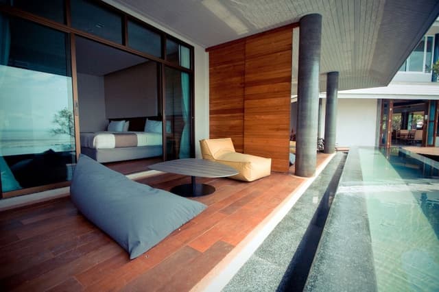 Deluxe Oceanfront