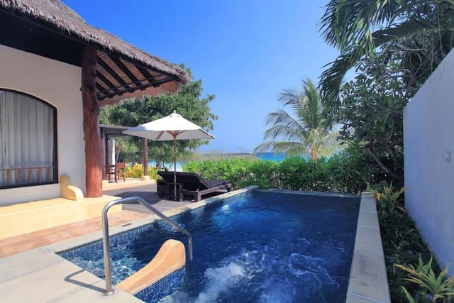 Beachfront Pool Villa / Included roundtrip shuttle speed boat at Jadet Pier