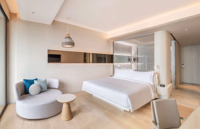 KING HILTON DELUXE - OCEAN VIEW