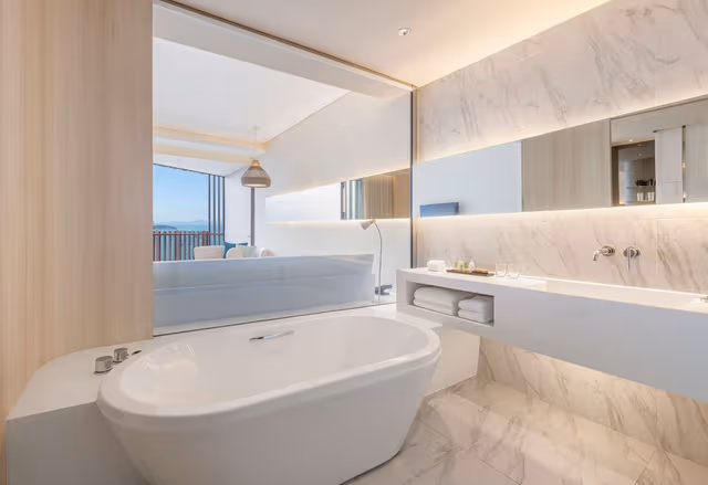 KING HILTON EXECUTIVE - OCEAN VIEW