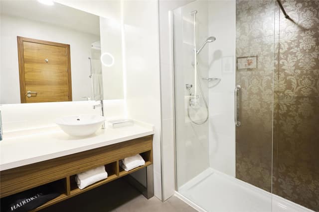 TWO TWIN BEDS ROOM