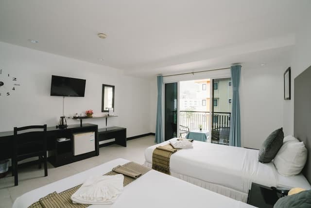 Deluxe Twin Room
