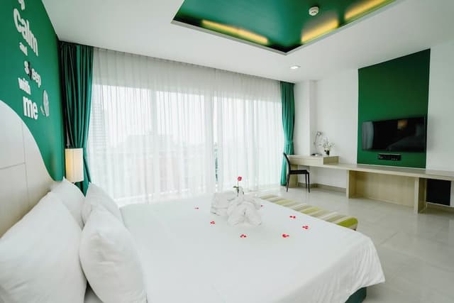 Deluxe With Jacuzzi