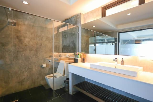 Premium Pool View with Bathtub - Double