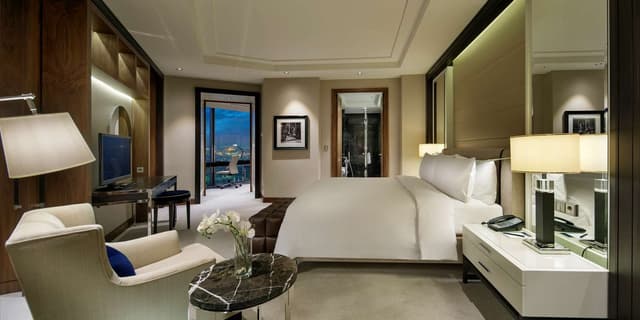 KING TAKSIM SUITE SEA VIEW W LOUNGE ACCESS